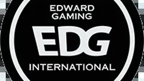 “曼联五将归队：卢克-肖、马奎尔等重返训练场”